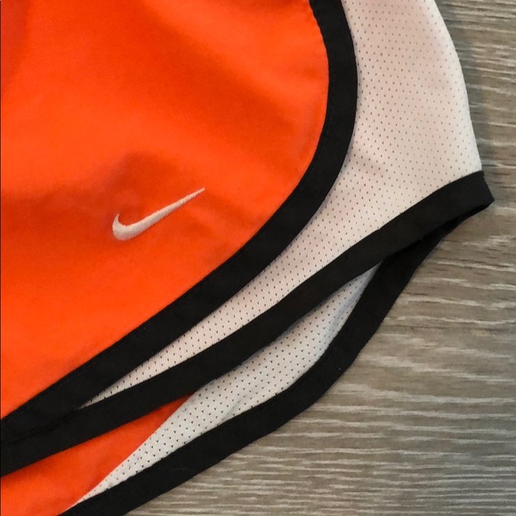 Nike Running Shorts - Picture 2 of 3